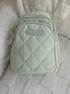 NWT Poppy & Peonies Quilted Mint Green Roamer